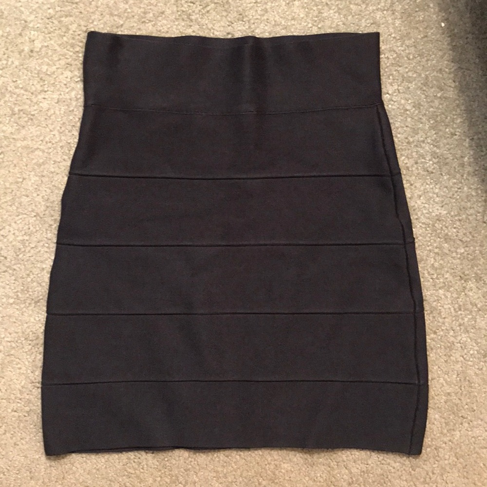 BCBGMAXAZRIA size m black bandage skirt